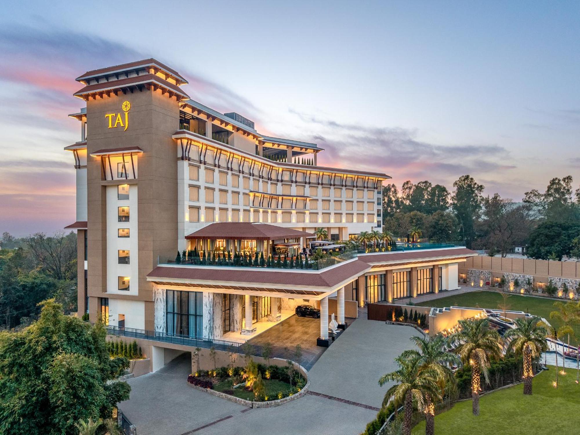 Taj Mussoorie Foothills, Dehradun Hotell Exteriör bild