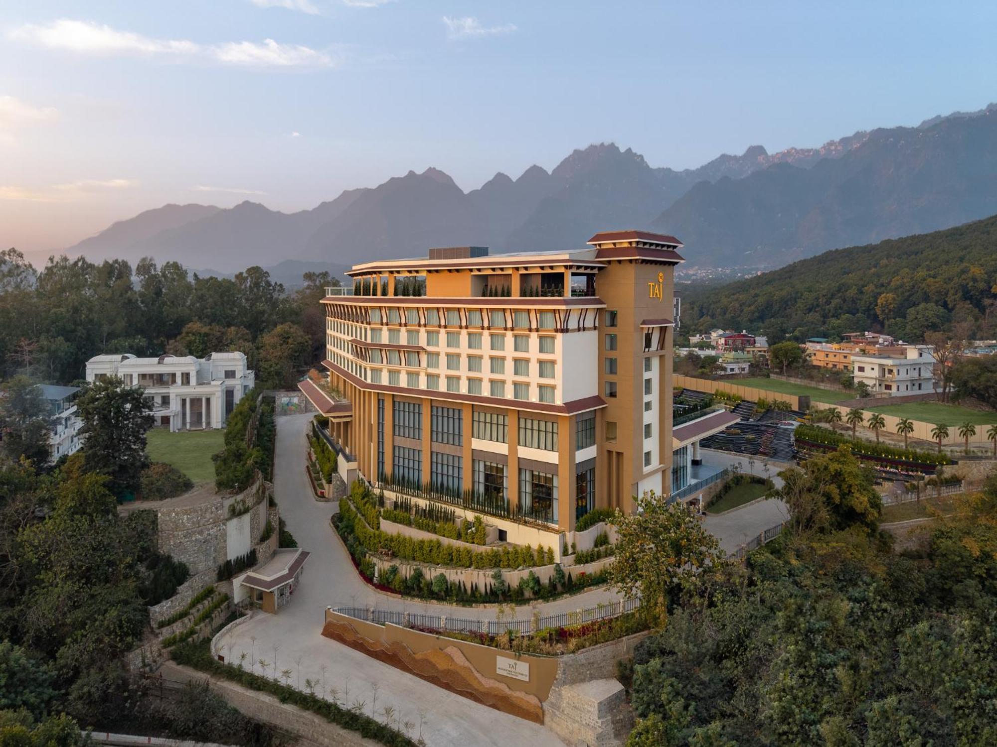 Taj Mussoorie Foothills, Dehradun Hotell Exteriör bild