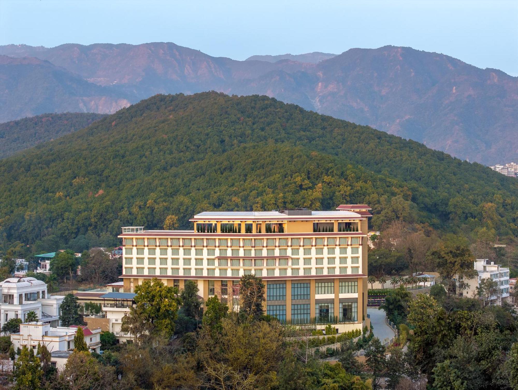 Taj Mussoorie Foothills, Dehradun Hotell Exteriör bild